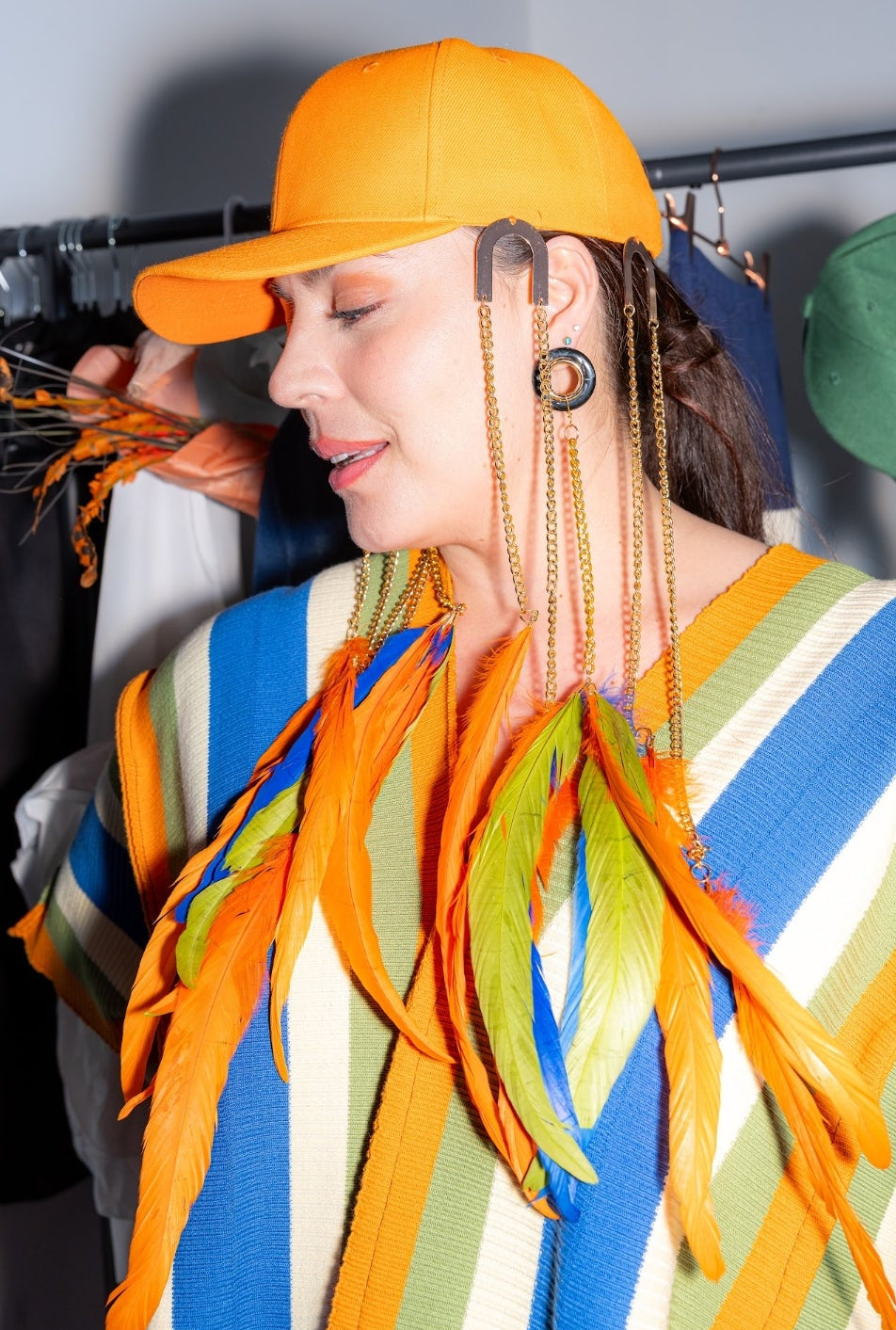 FEATHER CHAIN CAP